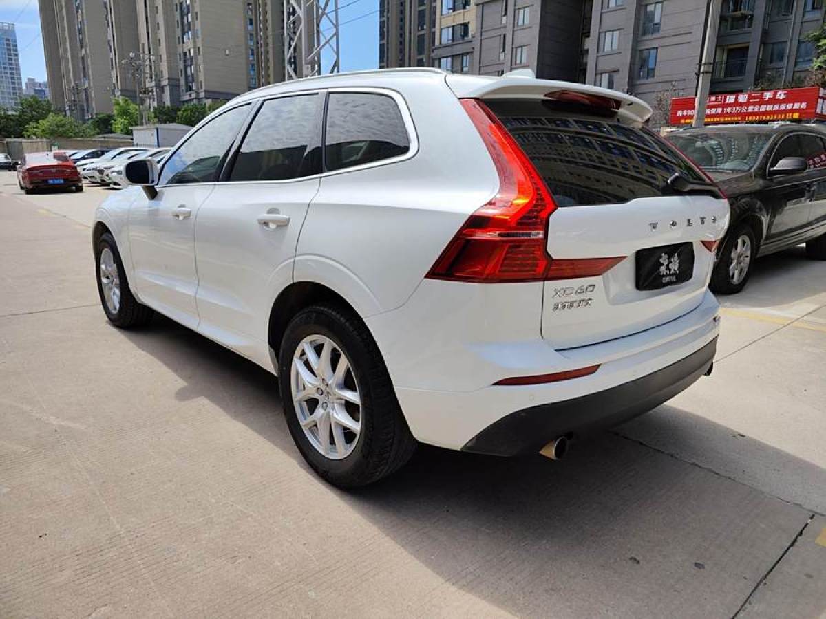 沃爾沃 XC60  2019款  T4 智逸版 國(guó)VI圖片