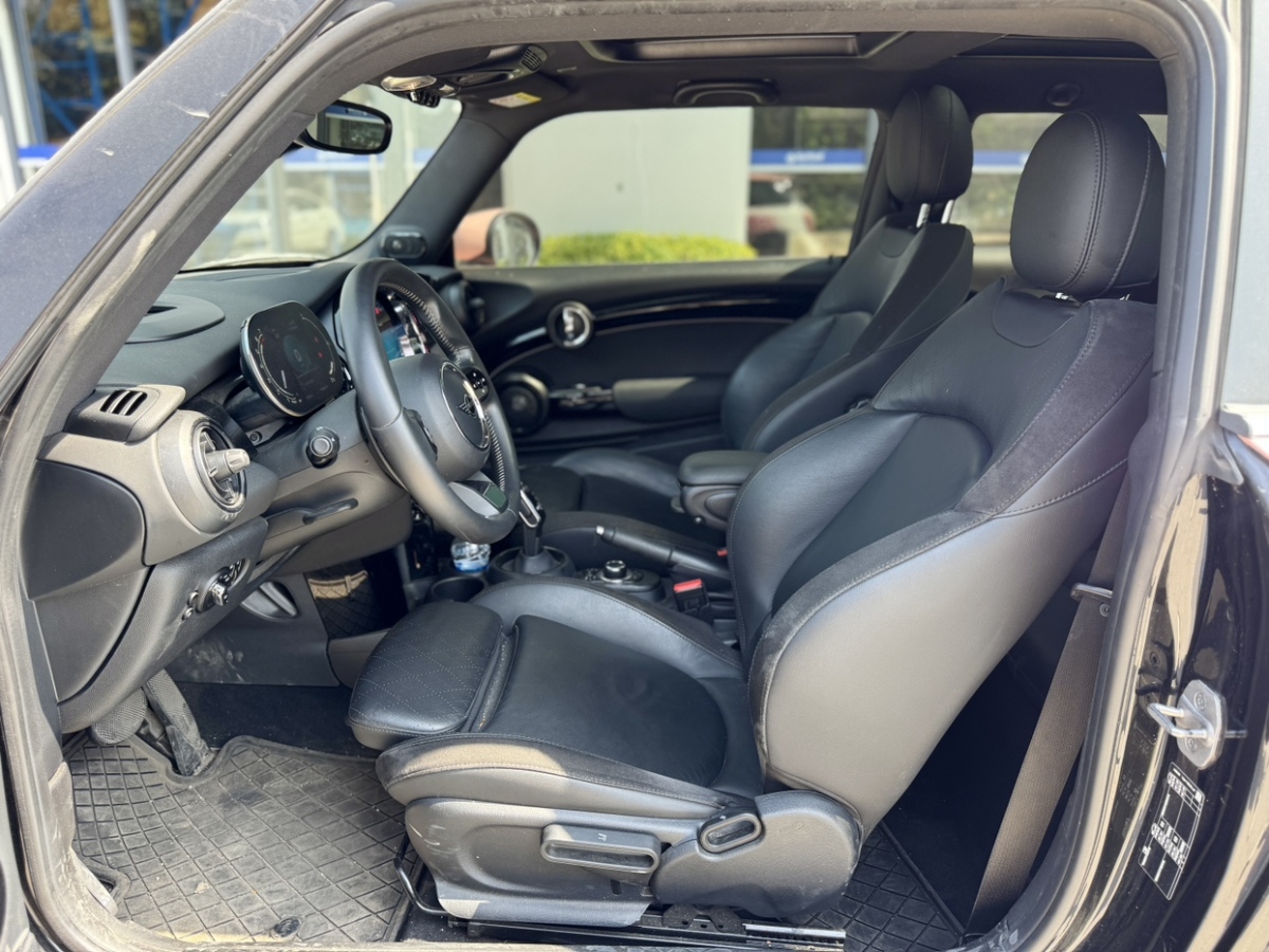 MINI MINI  2023款 2.0T COOPER S 藝術(shù)家圖片