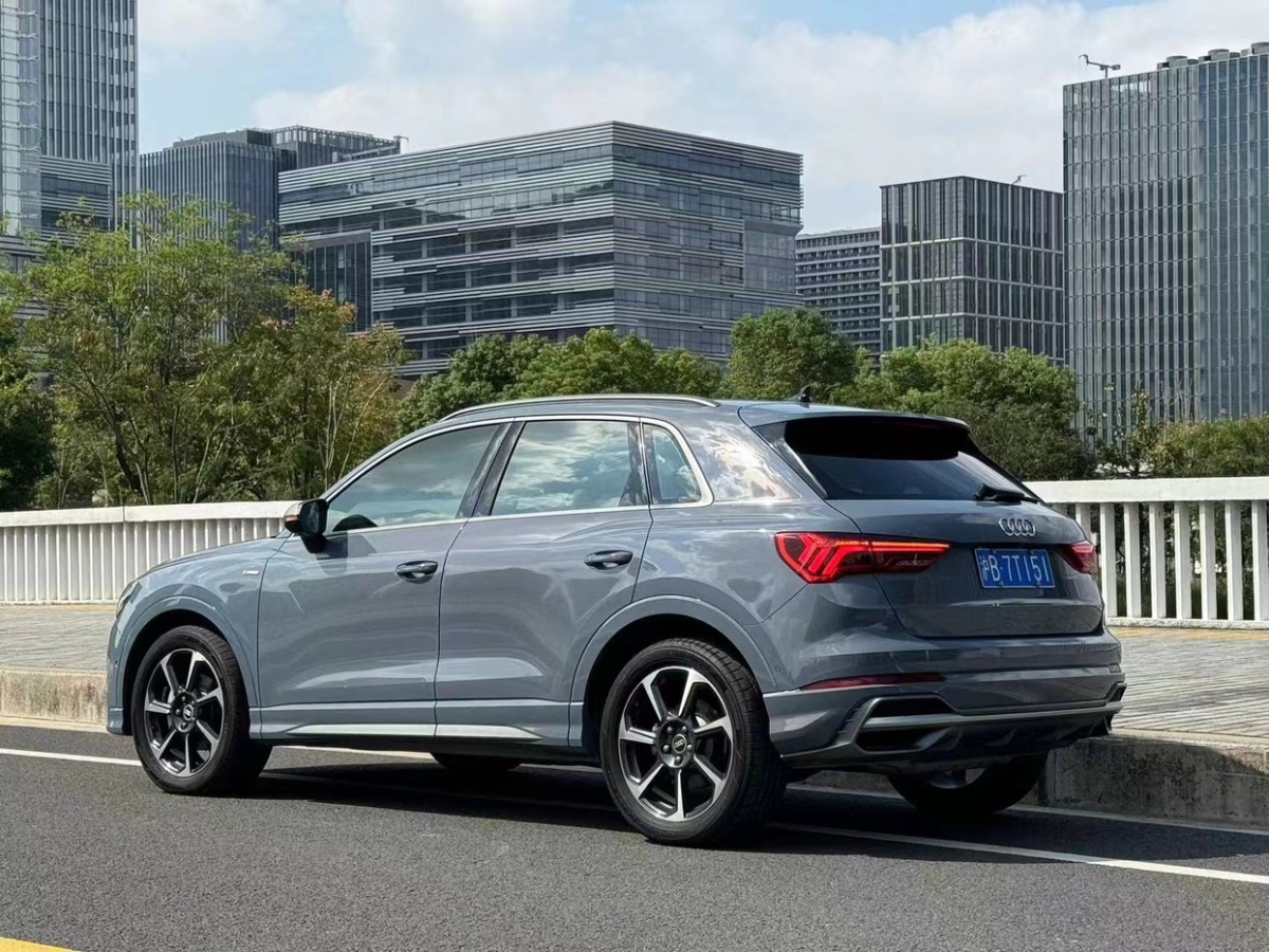 奧迪 奧迪Q3  2022款 40 TFSI RS套件燃速型圖片