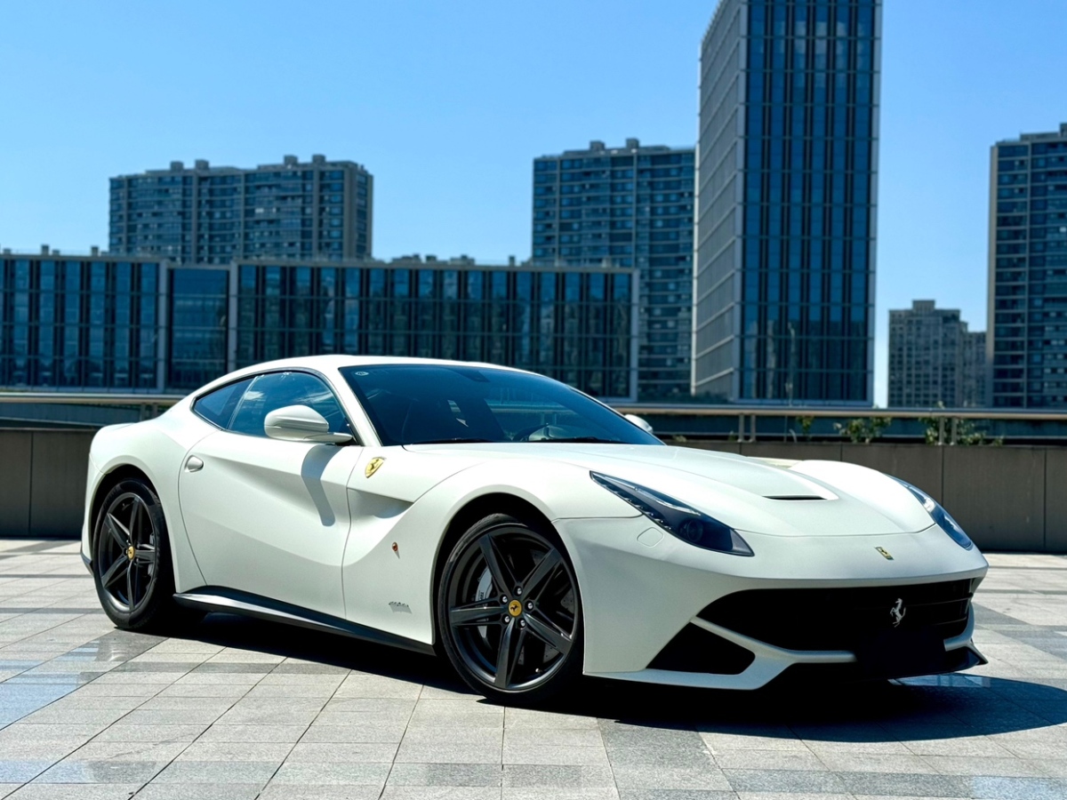 法拉利 F12berlinetta  2013款 6.3L 標(biāo)準(zhǔn)型圖片