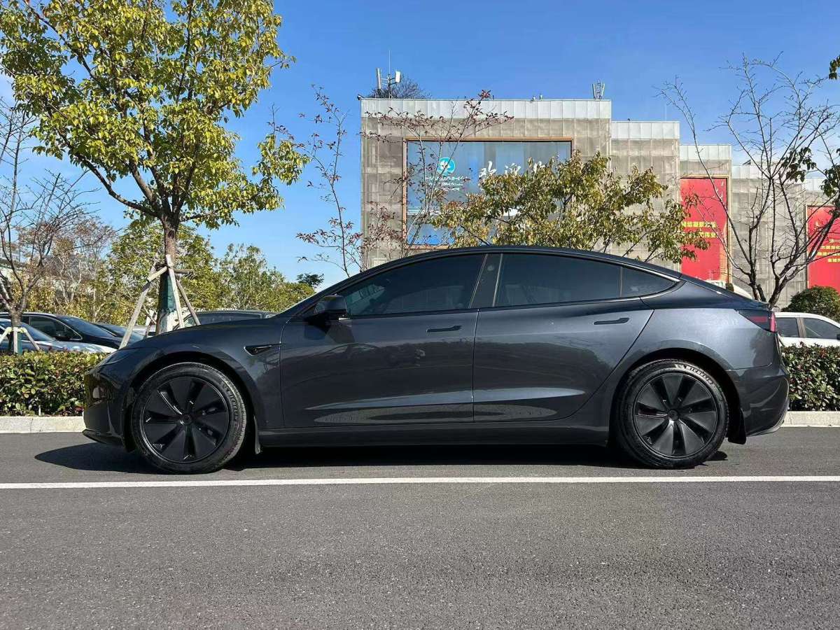 特斯拉 Model 3  2023款 長(zhǎng)續(xù)航煥新版 雙電機(jī)全輪驅(qū)動(dòng)圖片