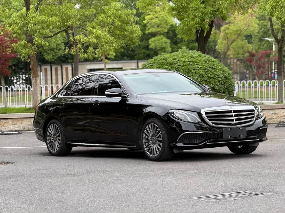奔馳 奔馳E級  2019款 改款 E 300 L 豪華型圖片