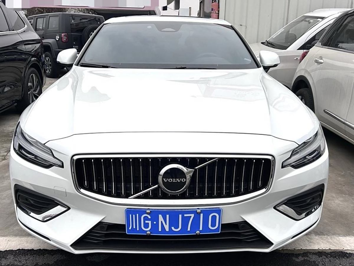 沃爾沃 S60L  2025款 B4 智遠(yuǎn)豪華版圖片