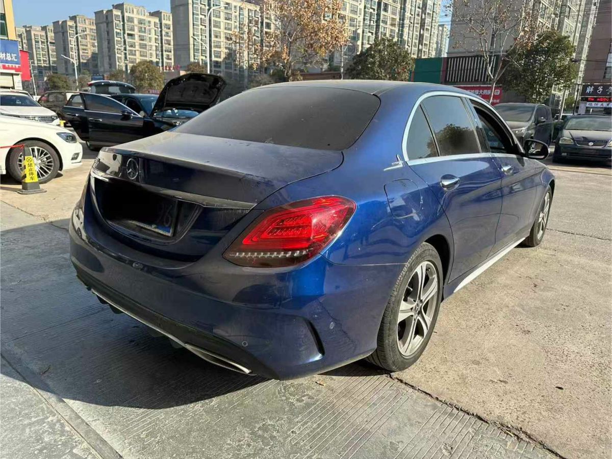 奔馳 奔馳A級(jí)  2019款  A 220 L 4MATIC 運(yùn)動(dòng)轎車圖片