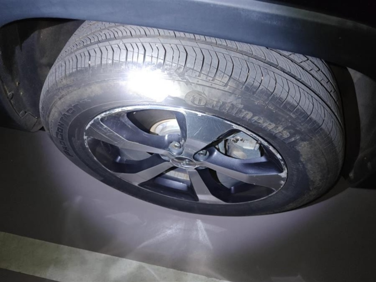 Jeep 自由光  2019款 2.0T 四驅(qū)探享版+自動駕駛智慧包圖片