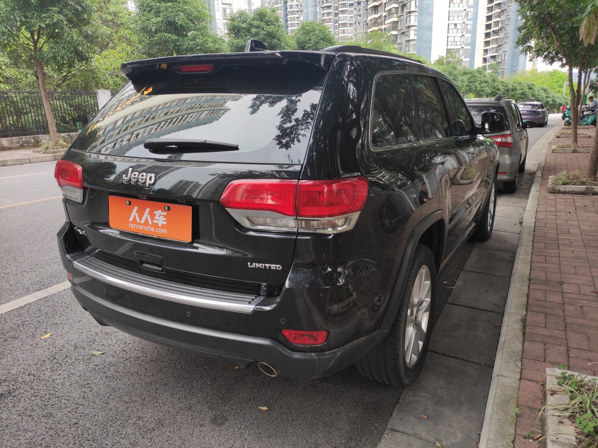 Jeep 大切諾基  2017款 3.6L 精英導(dǎo)航版圖片
