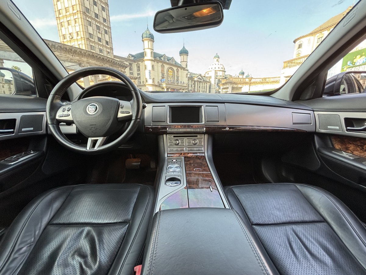 捷豹 XF  2009款 XF 3.0L V6豪華版圖片