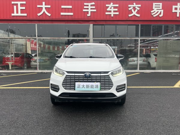 比亚迪 元新能源  2018款 EV360 智联炫酷型