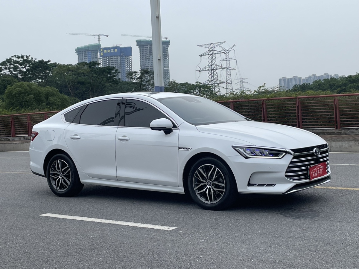 比亞迪 秦Pro新能源  2019款 DM 超能版 1.5TI 自動(dòng)智聯(lián)勁睿型 國(guó)VI圖片