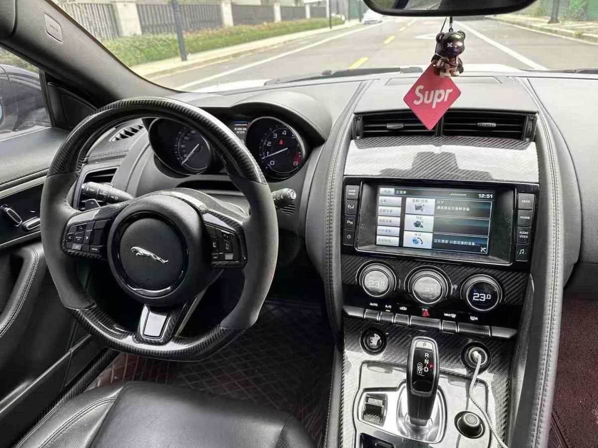 捷豹 XE  2015款 2.0T 240PS R-Sport圖片