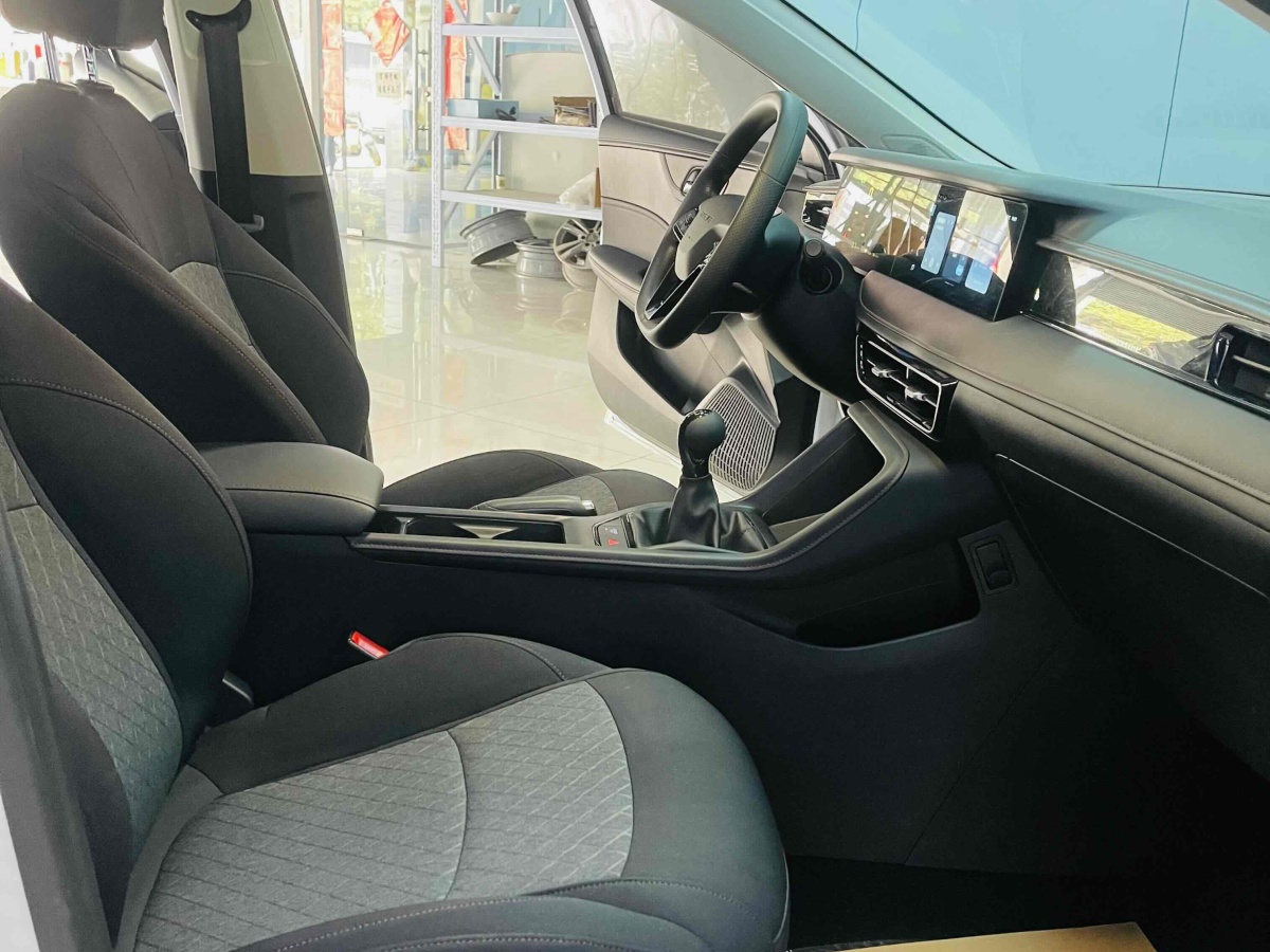 榮威 i5  2023款 1.5L 手動舒享版圖片