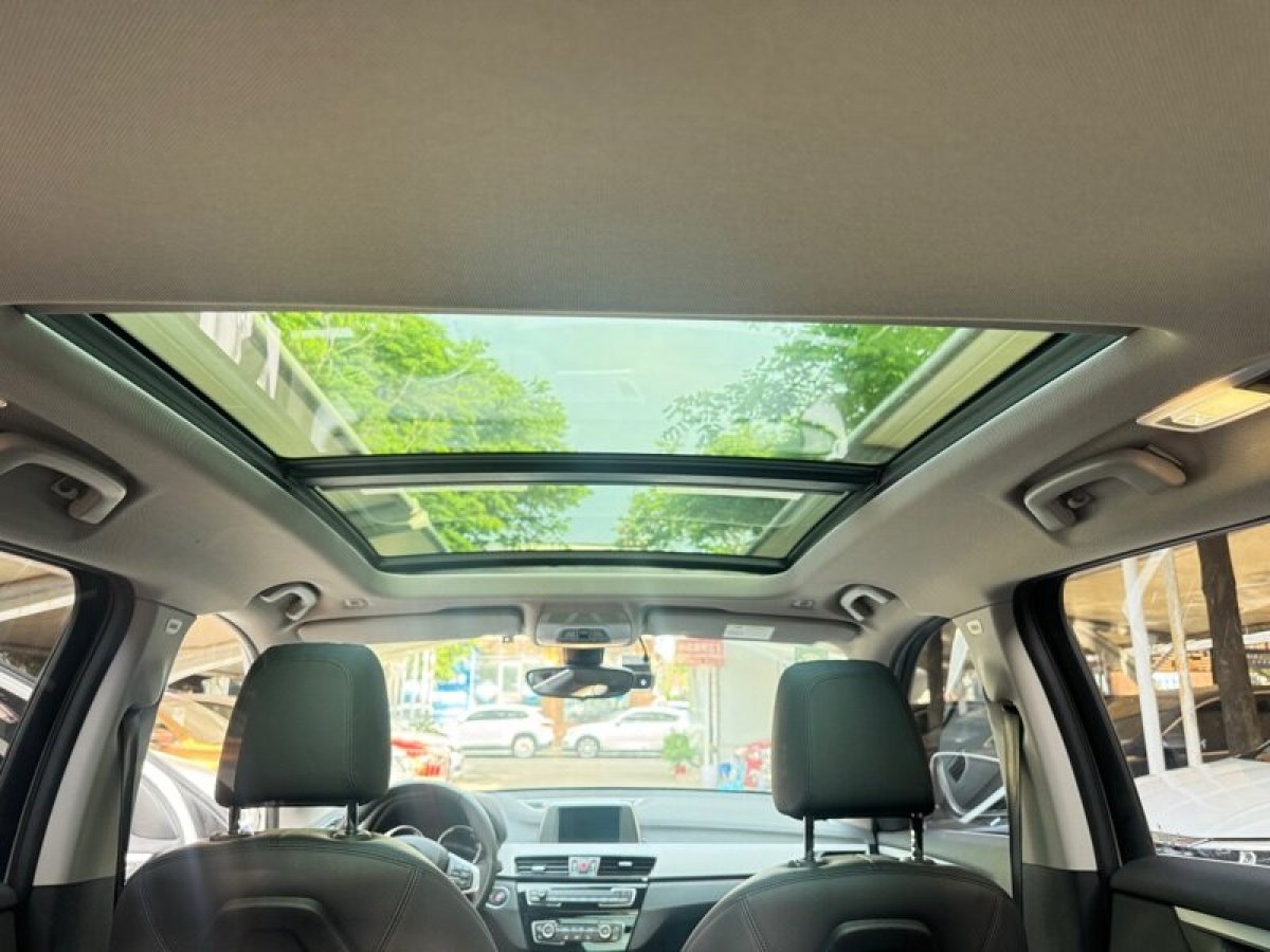 寶馬 寶馬X1  2019款 sDrive20Li 領(lǐng)先型圖片