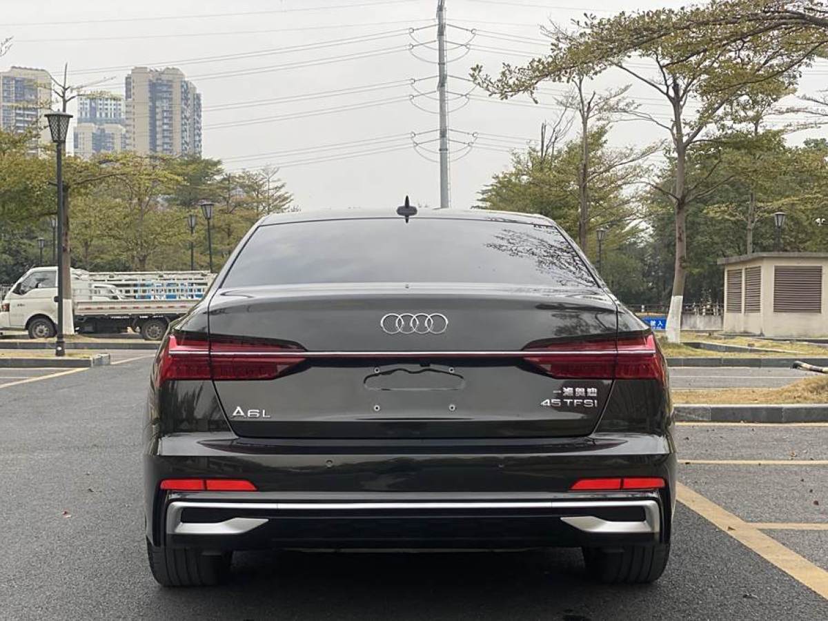 奧迪 奧迪A6L  2022款 45 TFSI 臻選動(dòng)感型圖片