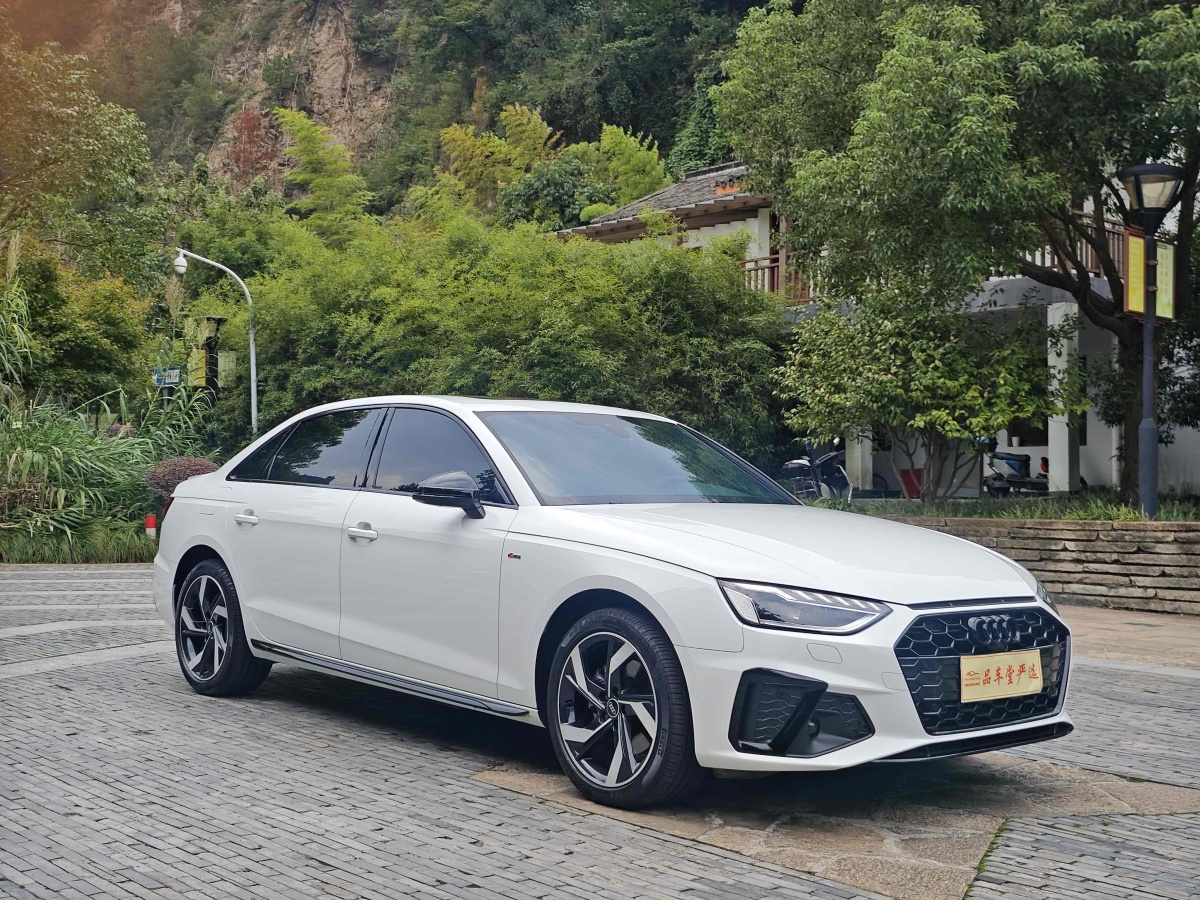 奧迪 奧迪A4L  2023款 40 TFSI Bang&Olufsen 星夜版圖片