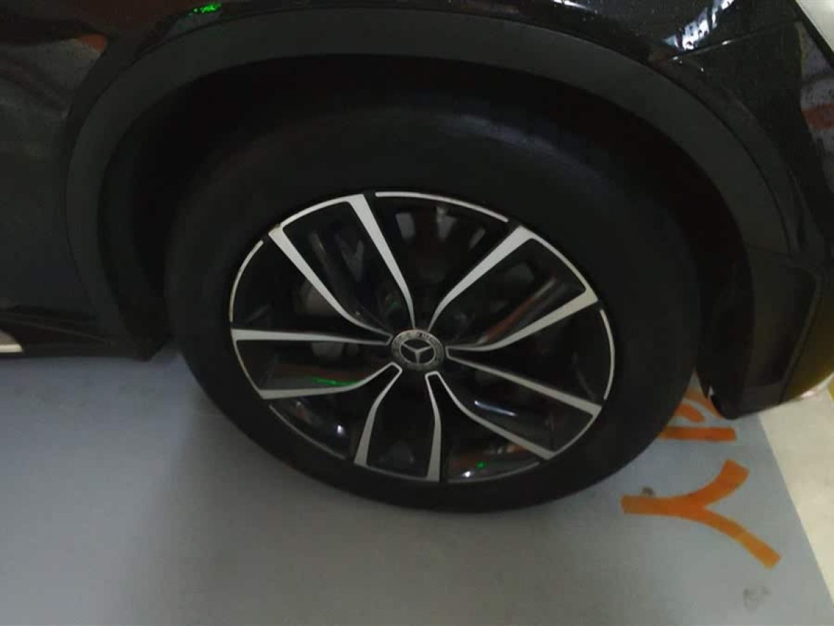 奔馳 奔馳GLC  2018款 改款 GLC 300 4MATIC 動感型圖片