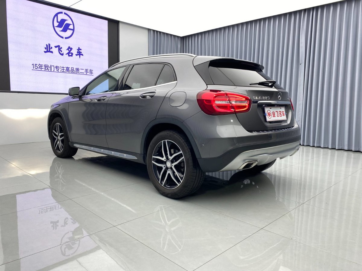 2015年12月奔馳 奔馳GLA  2016款 GLA 220 4MATIC 時(shí)尚型