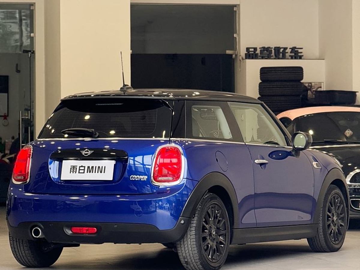 MINI MINI  2020款 1.5T COOPER 經(jīng)典派圖片