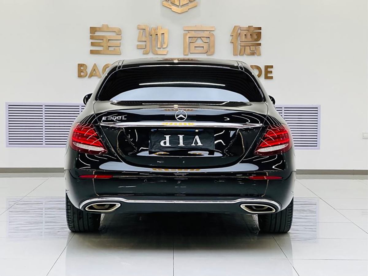 奔馳 奔馳E級  2019款 改款 E 300 L 豪華型圖片