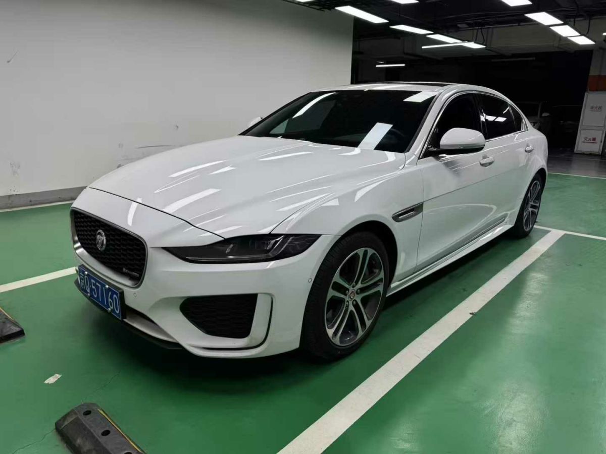 捷豹 XE 圖片
