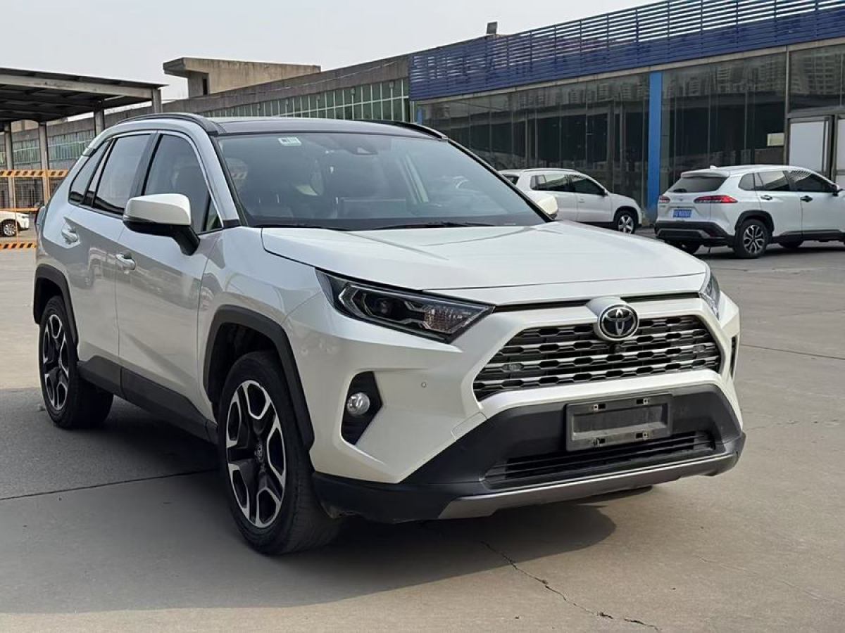 豐田 RAV4榮放  2021款 2.0L CVT四驅(qū)尊貴版圖片