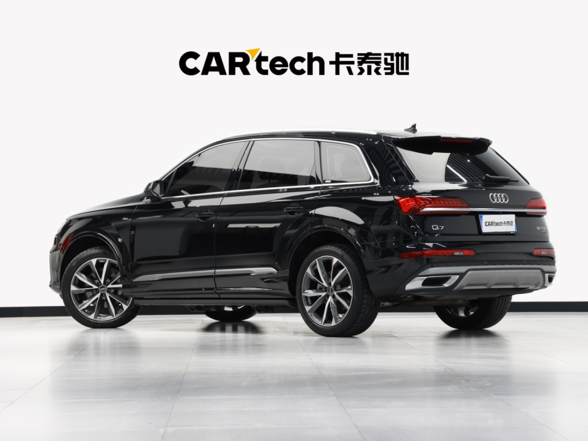 奧迪 奧迪Q7  2023款 55 TFSI quattro S line運(yùn)動(dòng)型圖片