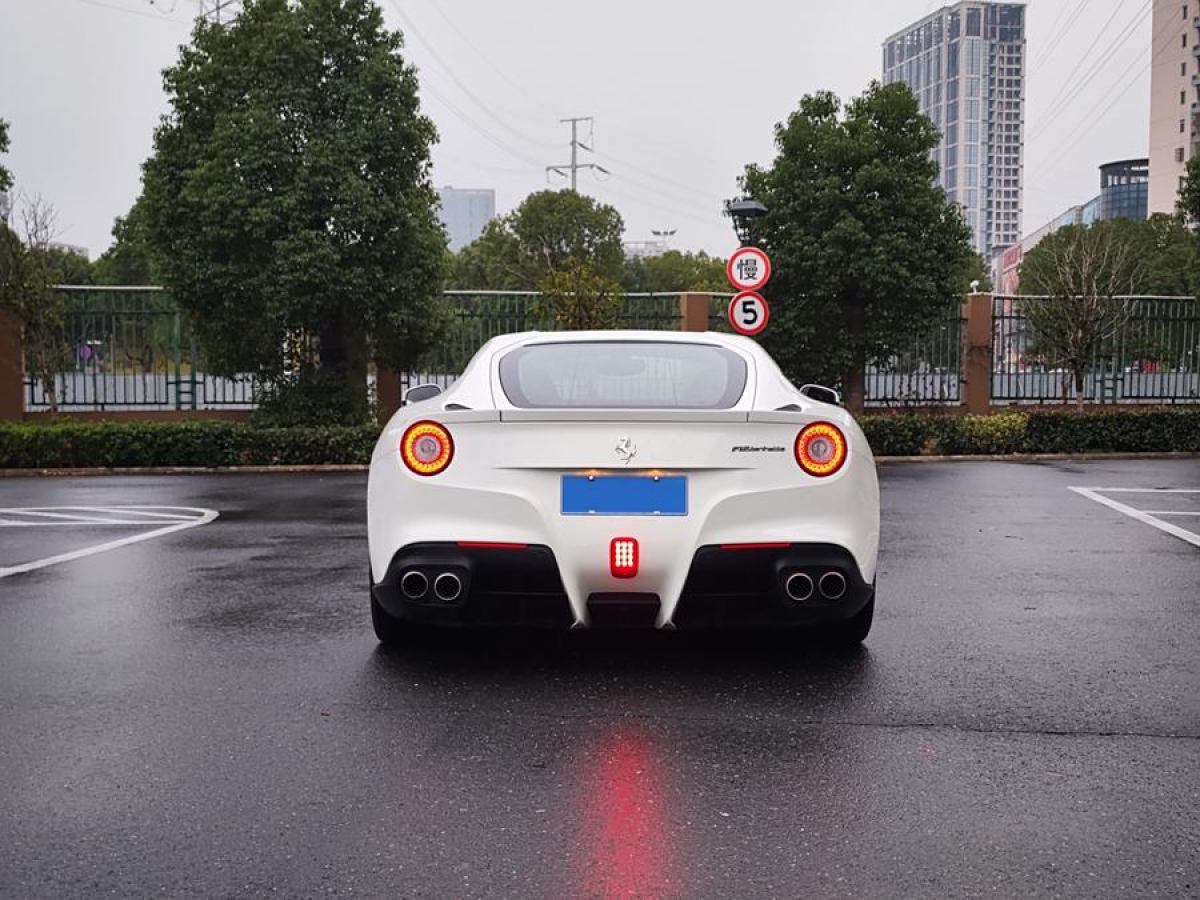 2014年11月法拉利 F12berlinetta  2013款 6.3L 標(biāo)準(zhǔn)型