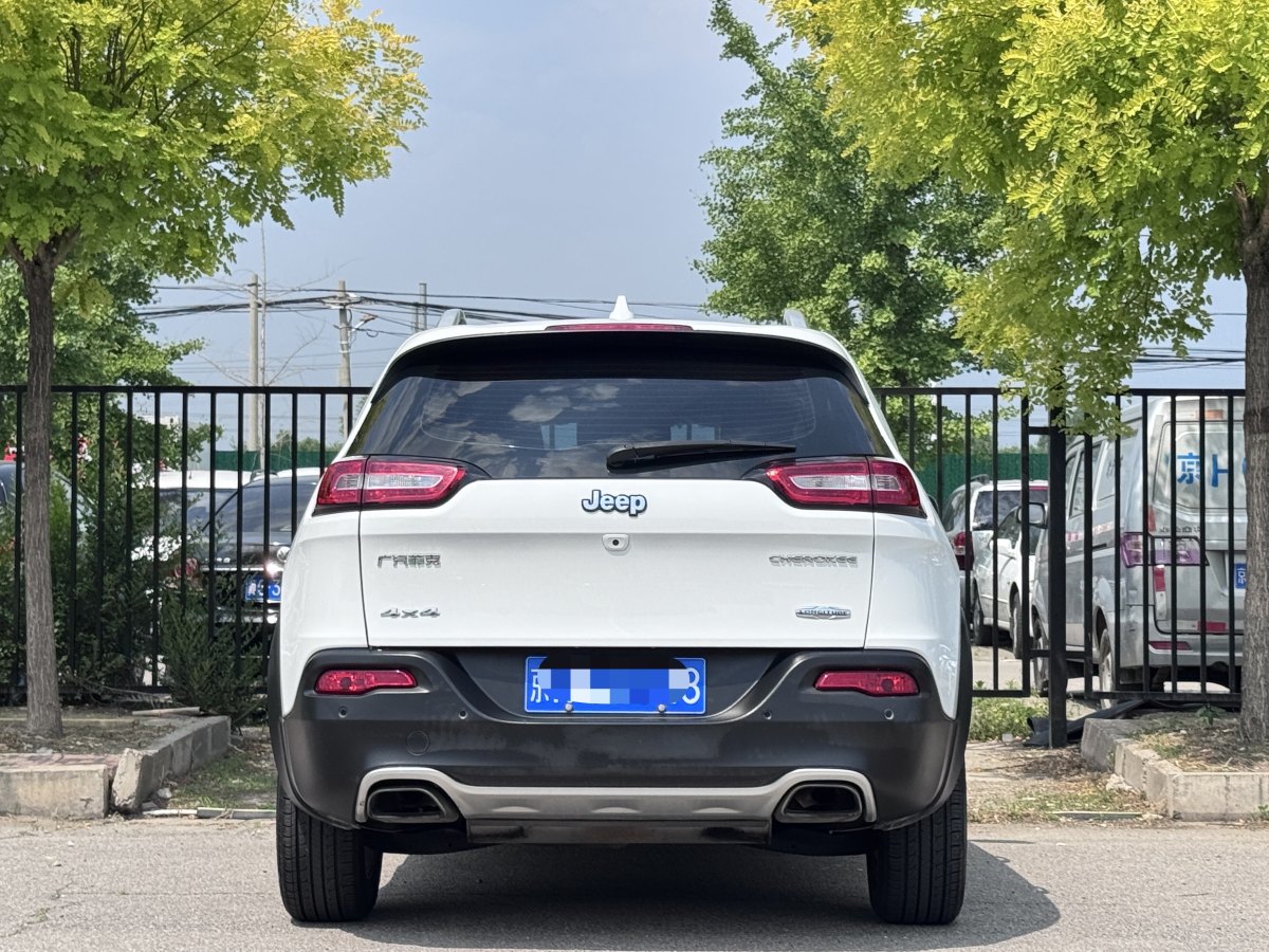 Jeep 自由光  2016款 2.4L 專業(yè)版圖片