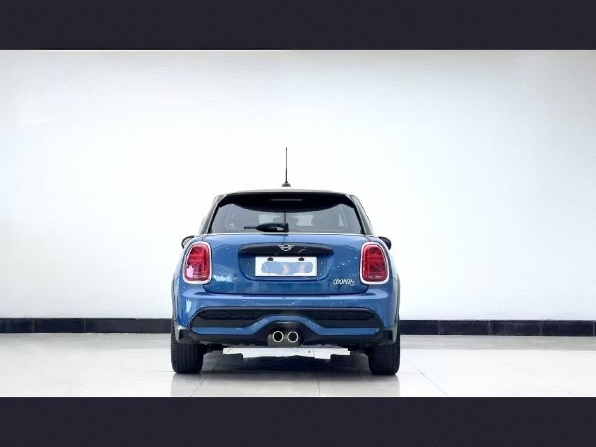 MINI MINI  2022款 改款 2.0T COOPER S 經(jīng)典派 五門版圖片