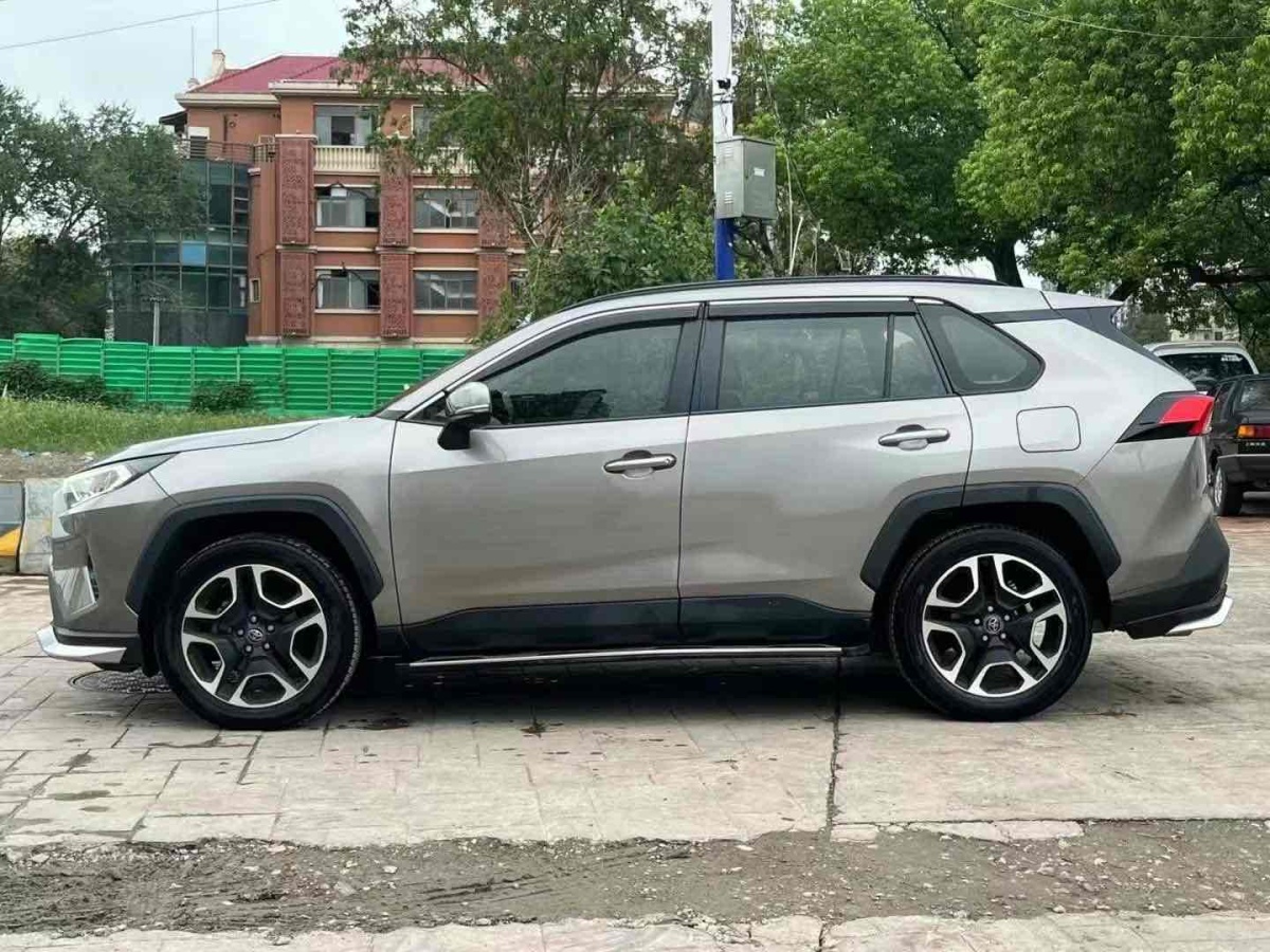 丰田 RAV4  2019款 荣放 2.0L CVT两驱先锋版图片