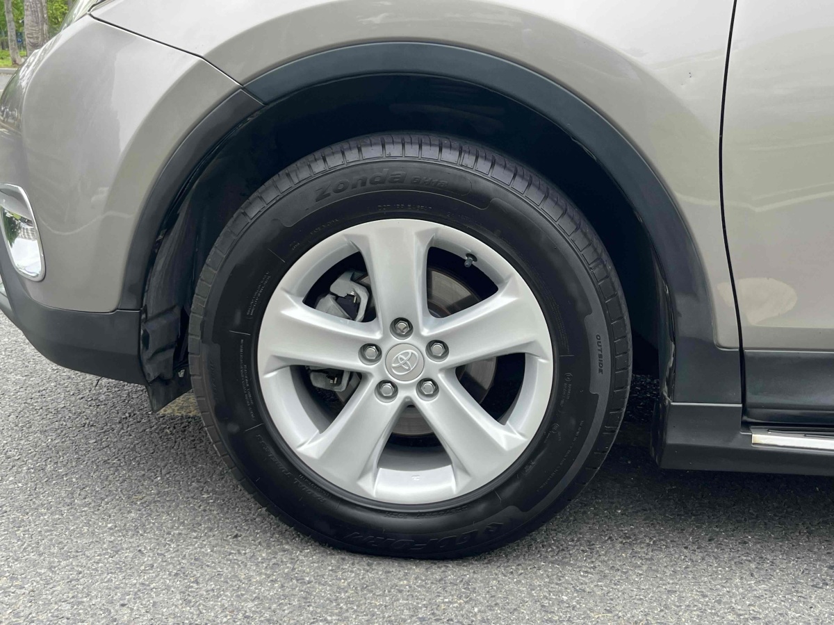 2014年8月豐田 RAV4  2018款 榮放 2.0L CVT兩驅(qū)都市版