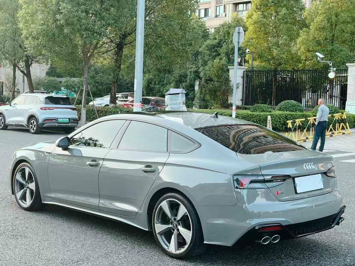 奧迪 奧迪RS 5  2021款 RS5 Coupe 暗金版圖片