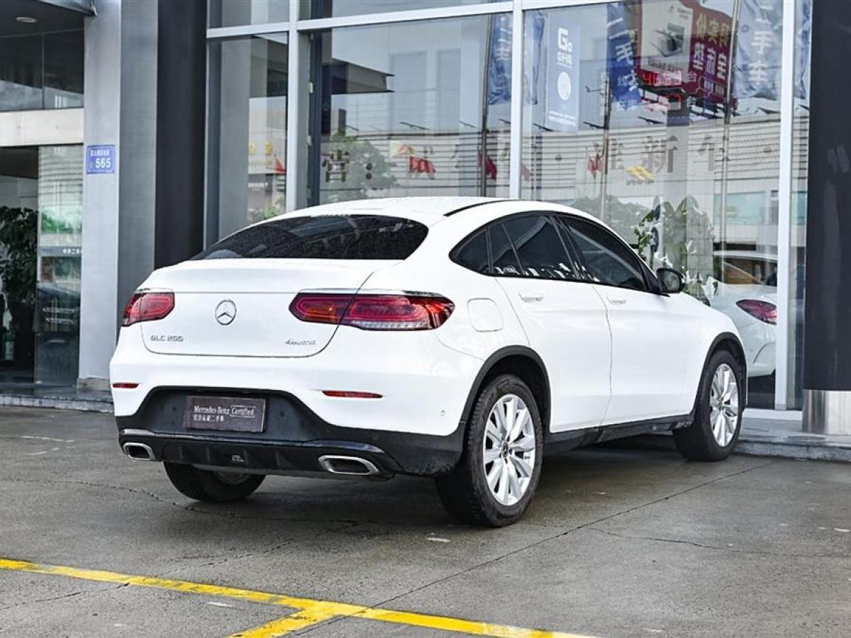 奔馳 奔馳GLC  2021款 GLC 260 4MATIC 轎跑SUV圖片