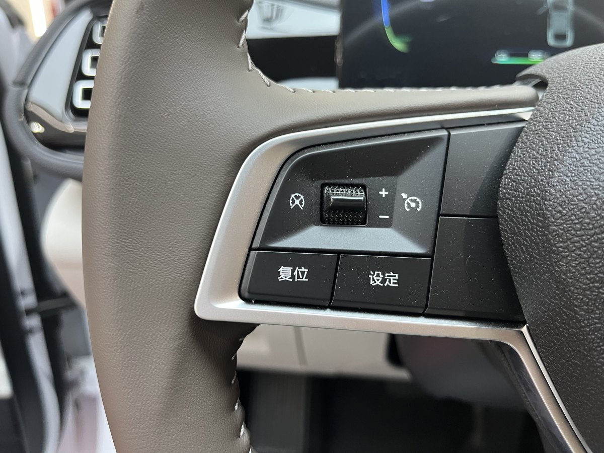 比亞迪 秦PLUS  2024款 榮耀版 DM-i 55KM領先型圖片