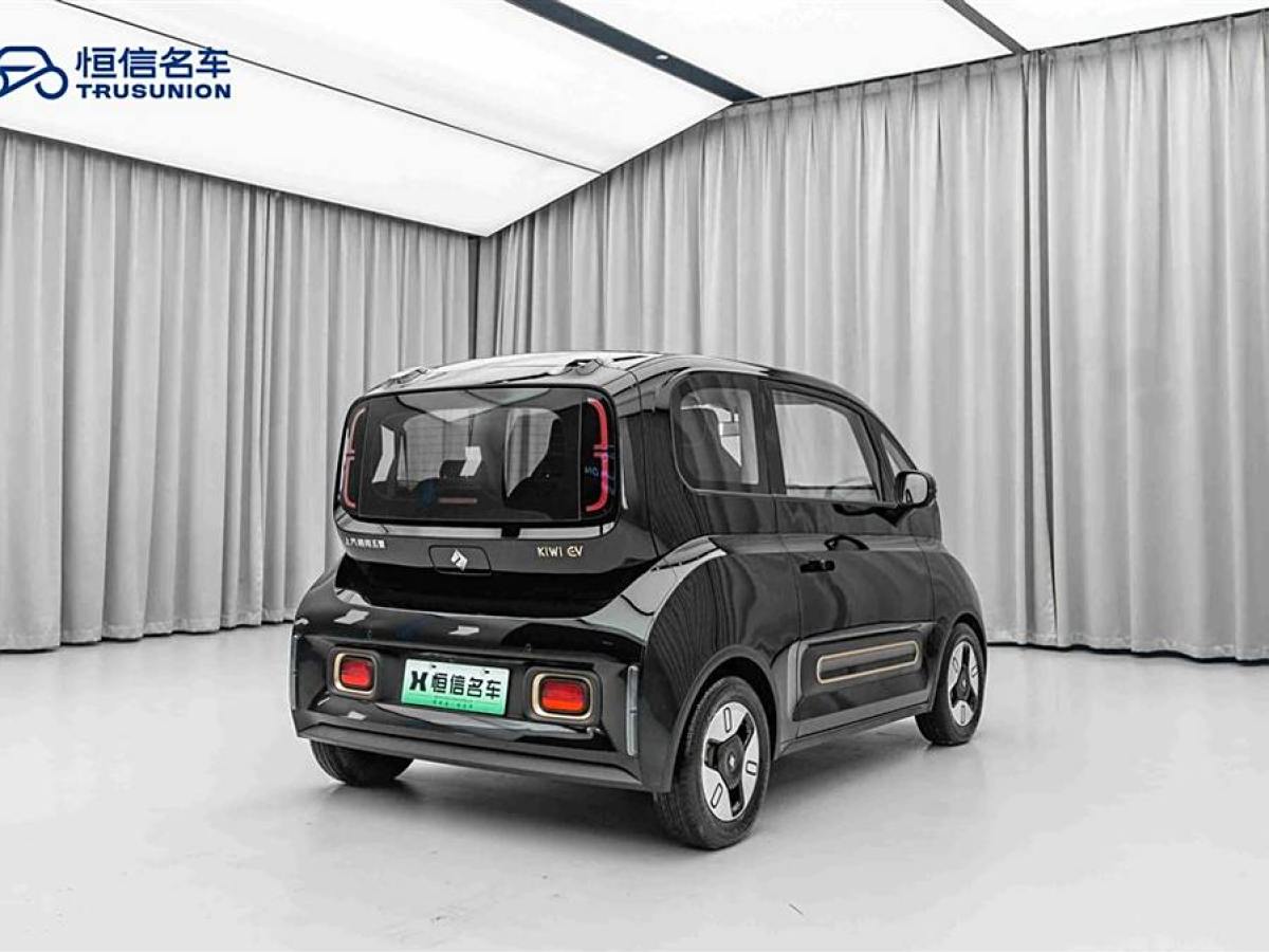 寶駿 寶駿KiWi EV  2021款 藝術(shù)家 三元鋰圖片