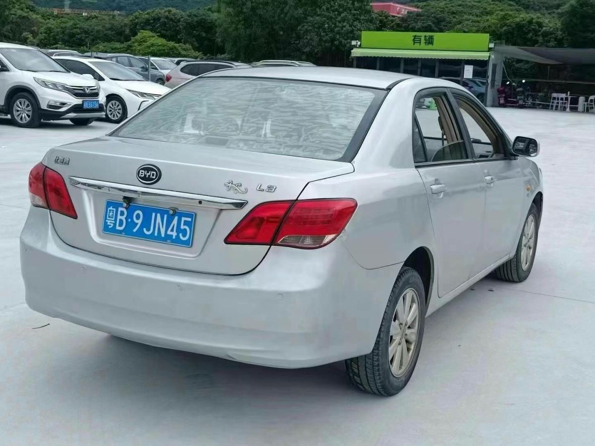 比亞迪 L3  2013款 1.5L 自動尊貴型圖片