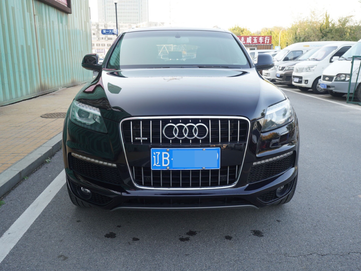 奧迪 奧迪Q7  2014款 35 TFSI 運(yùn)動(dòng)型圖片