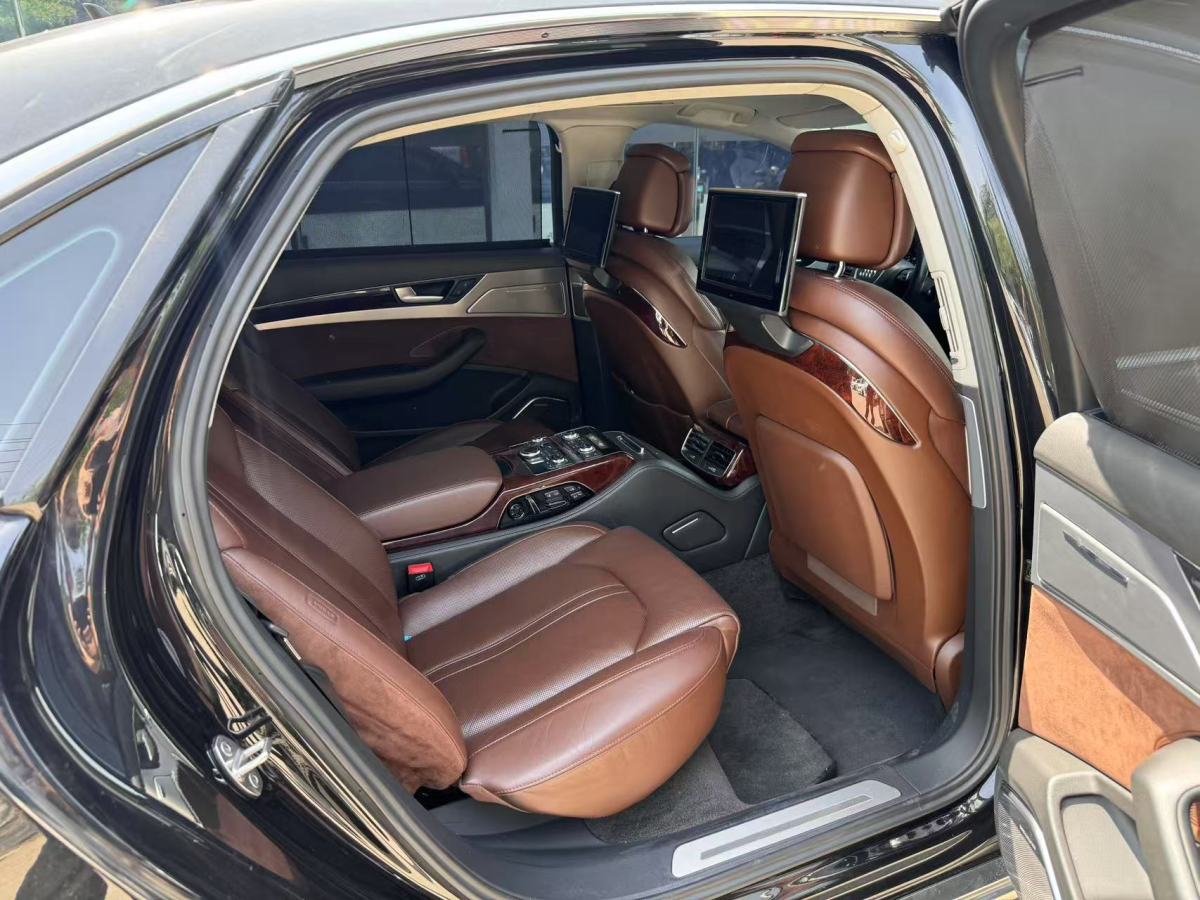 奧迪 奧迪A8  2014款 A8L 45 TFSI quattro豪華型圖片