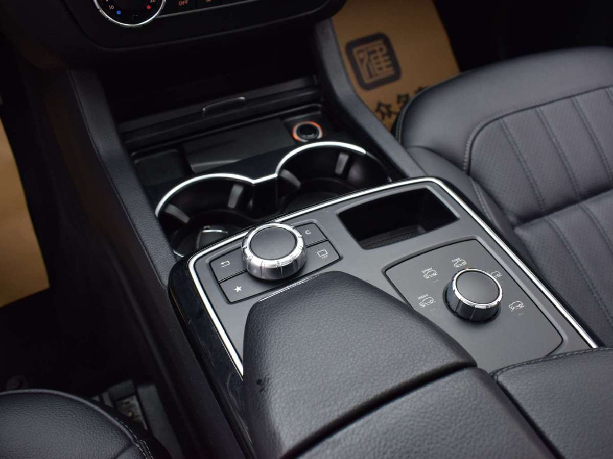 奔馳 奔馳GLE  2016款 GLE 320 4MATIC 動(dòng)感型圖片