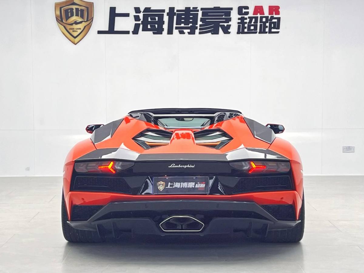 2015年2月蘭博基尼 Aventador  2013款 LP 700-4 Roadster