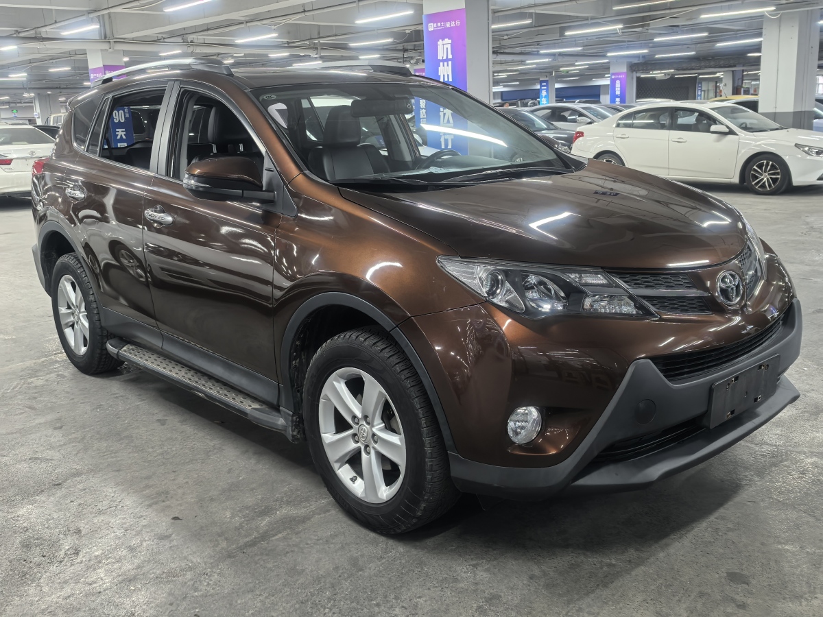 豐田 RAV4  2016款 榮放 2.0L CVT四驅(qū)新銳版圖片