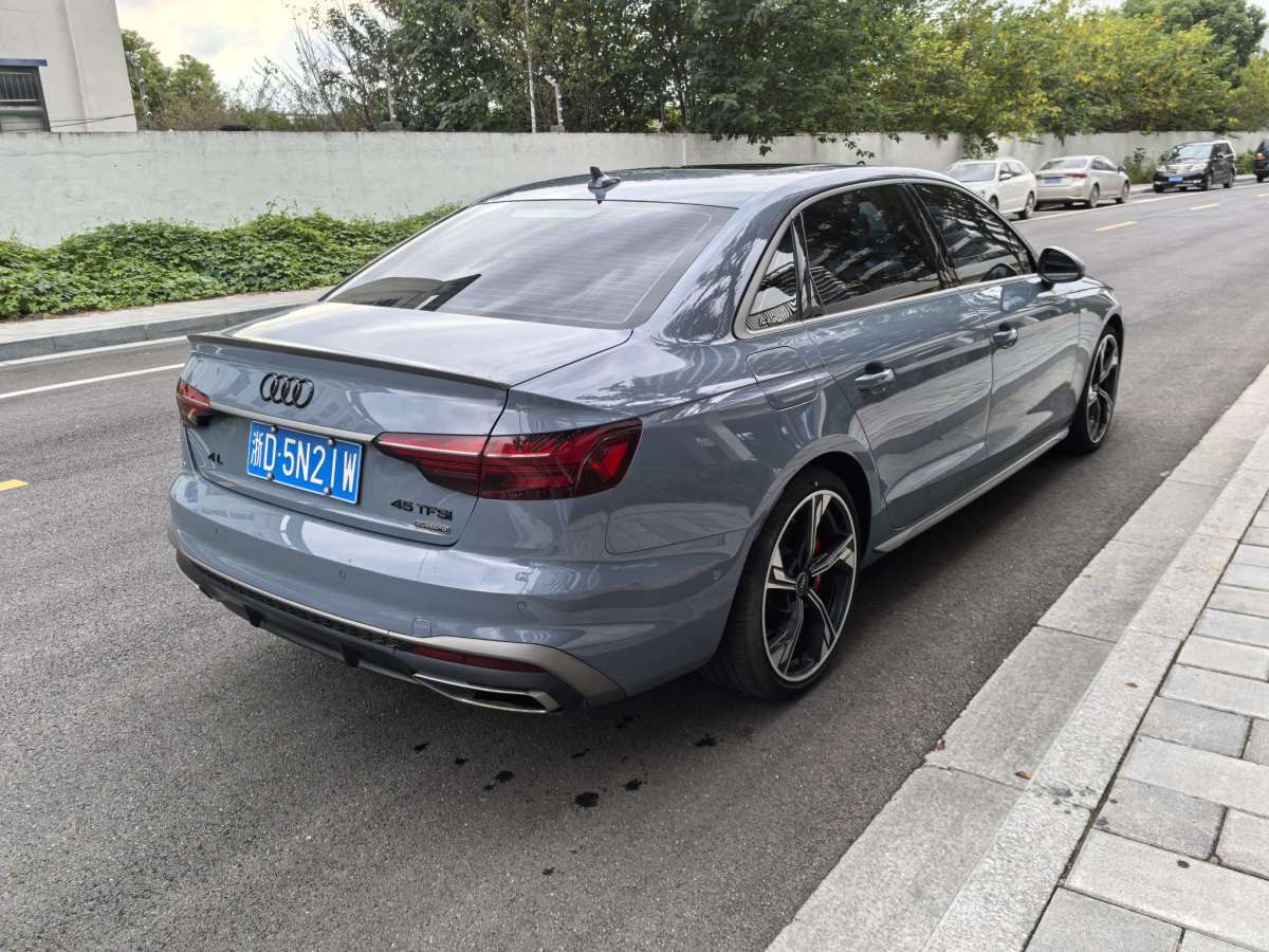 奧迪 奧迪A4L  2022款 40 TFSI quattro RS套件燃速型圖片