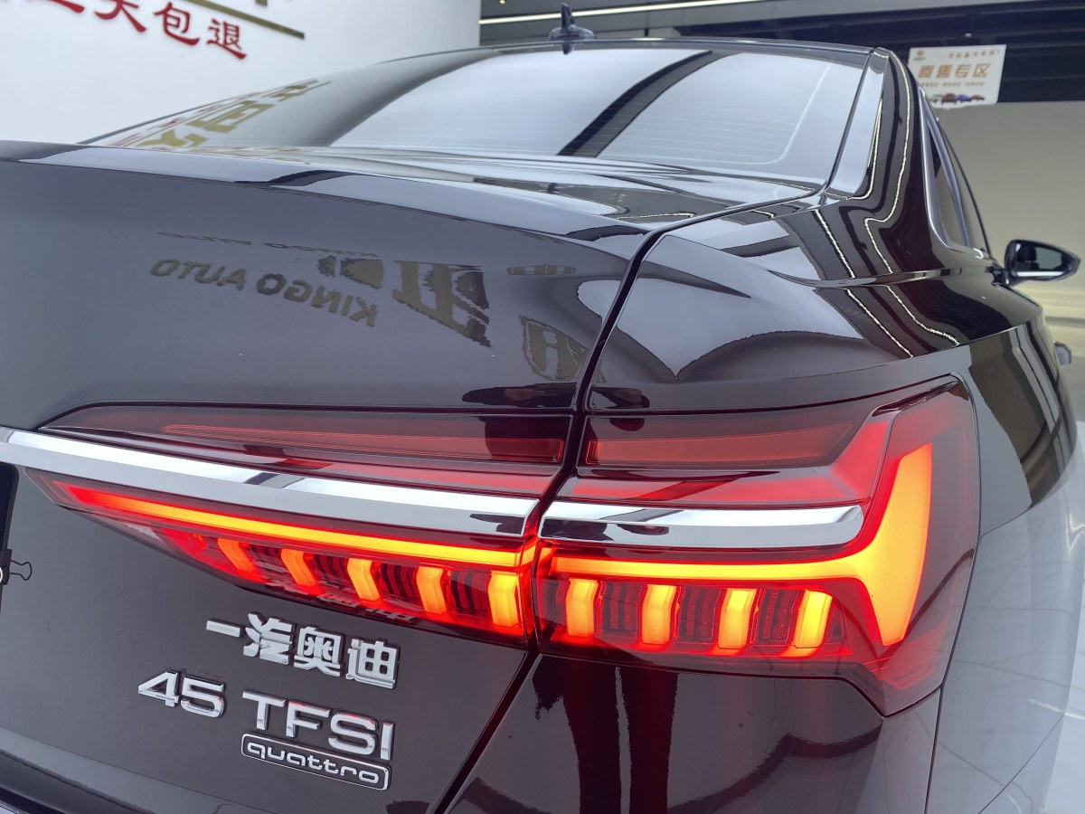 奧迪 奧迪A6L  2023款 改款 45 TFSI quattro 臻選動(dòng)感型圖片