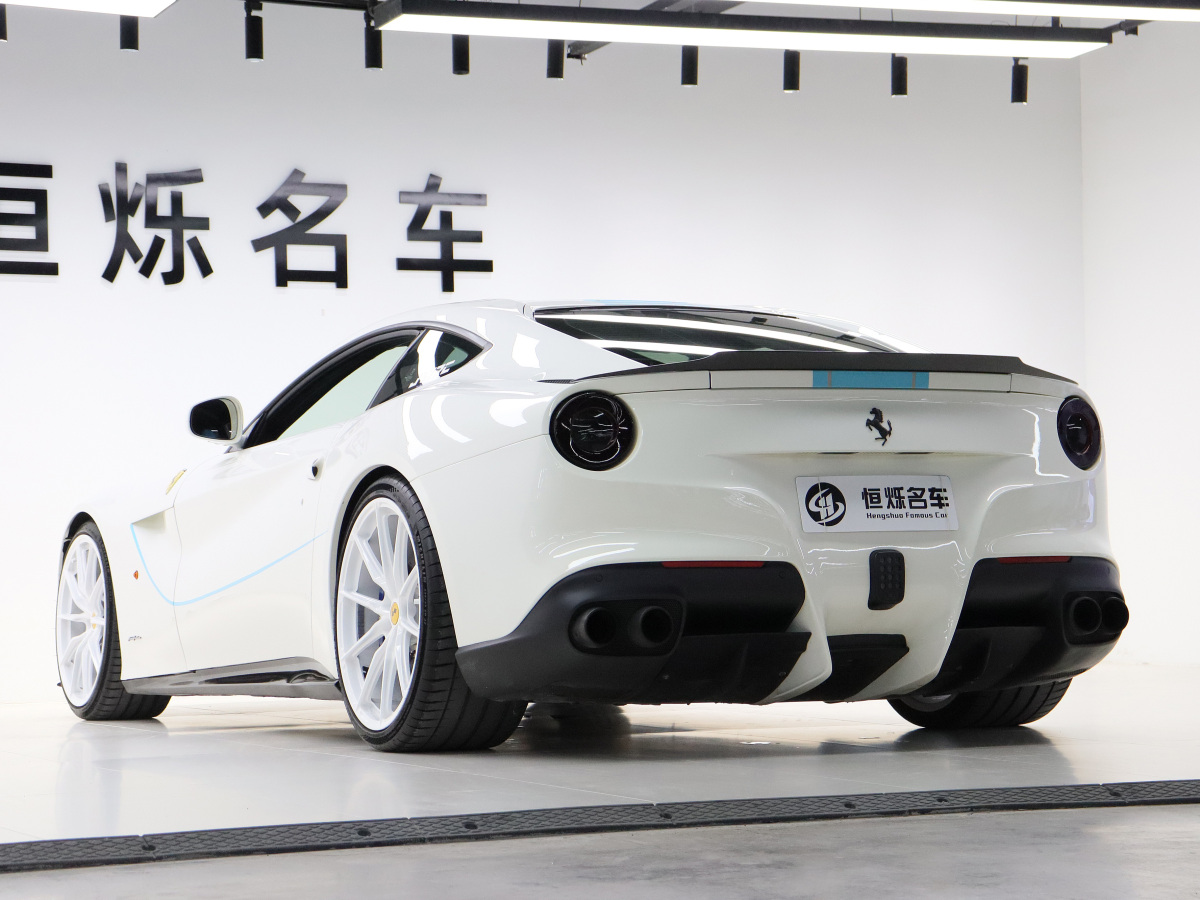 2013年11月法拉利 F12berlinetta  2013款 6.3L 標(biāo)準(zhǔn)型