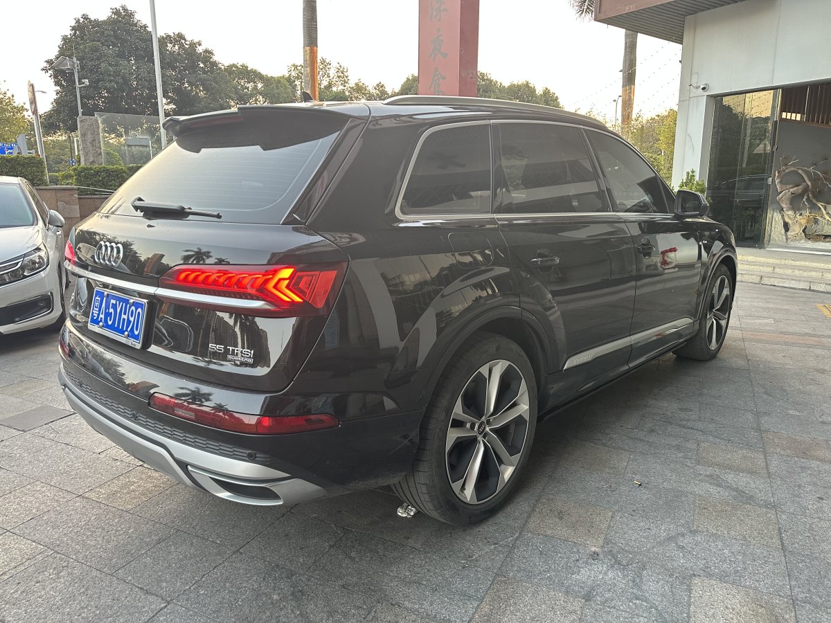 奧迪 奧迪Q7  2024款 55 TFSI quattro S line尊貴型圖片