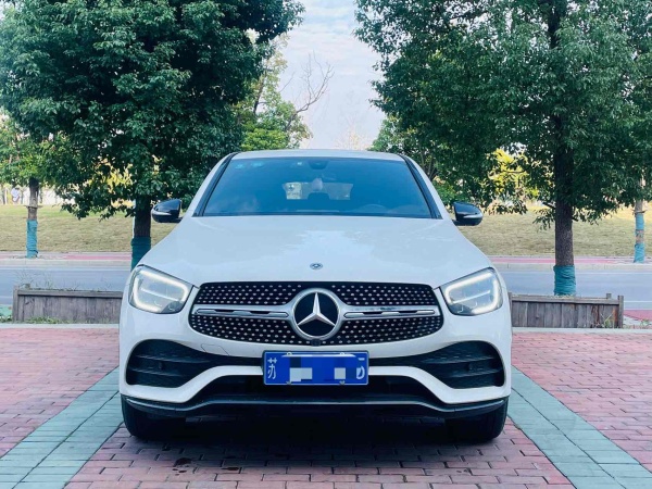 奔驰 奔驰GLC  2021款 GLC 260 4MATIC 轿跑SUV