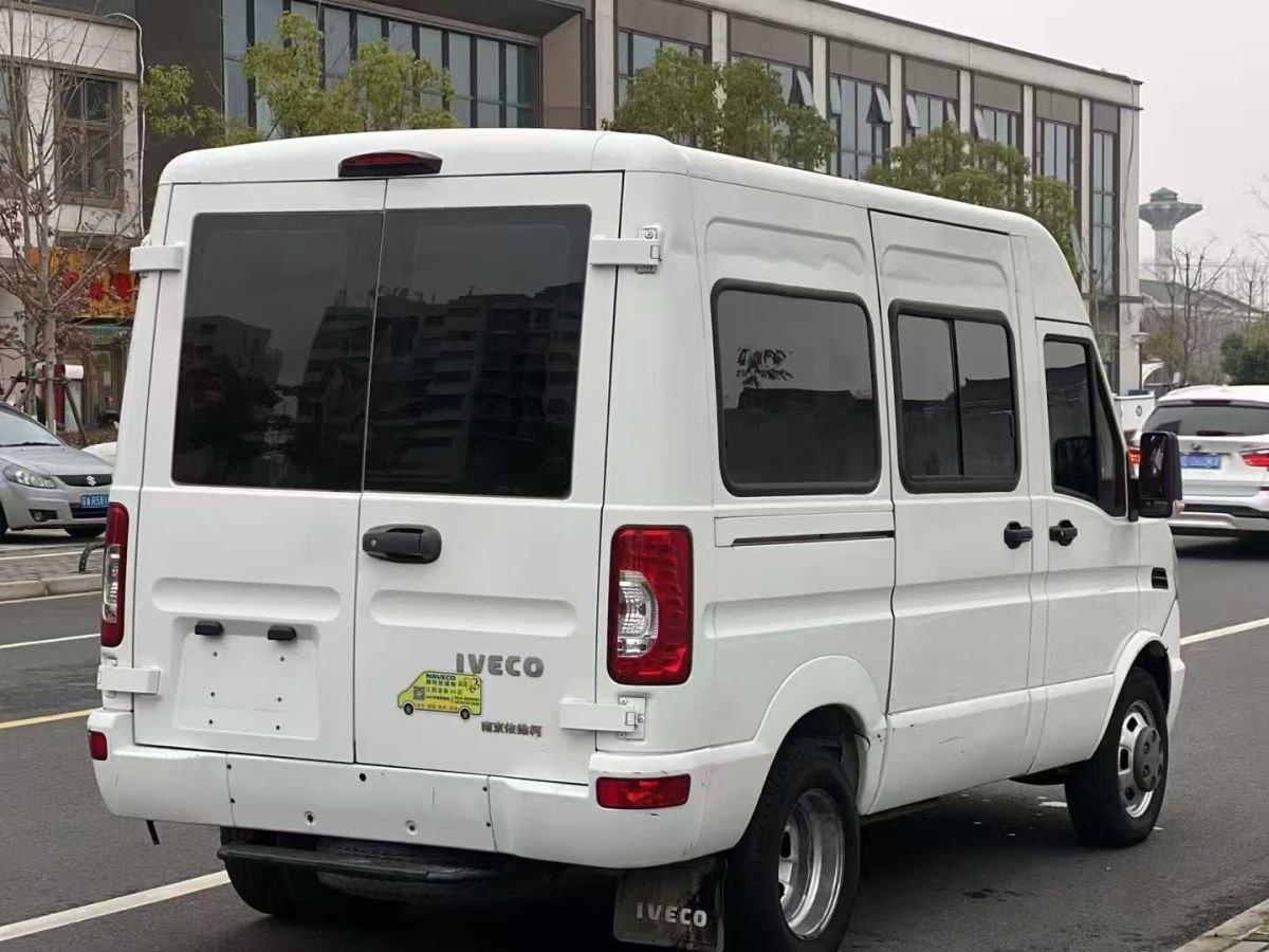 依維柯 褒迪新能源  2018款 EL46零擔(dān)物流車78KWh 3門圖片