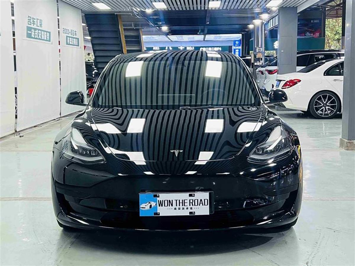 特斯拉 Model Y  2021款 改款 標(biāo)準(zhǔn)續(xù)航后驅(qū)升級(jí)版圖片