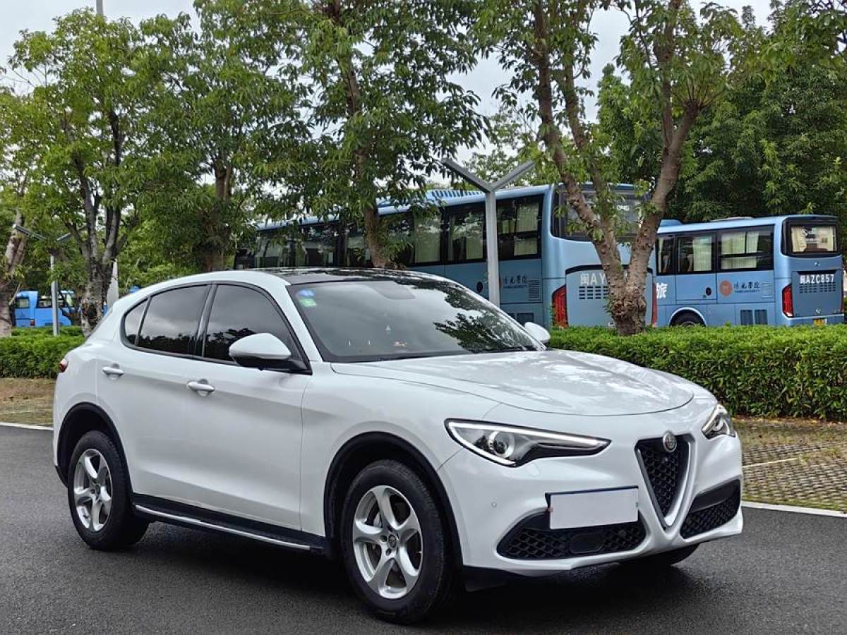 阿爾法·羅密歐 Stelvio  2017款 2.0T 200HP 精英版圖片