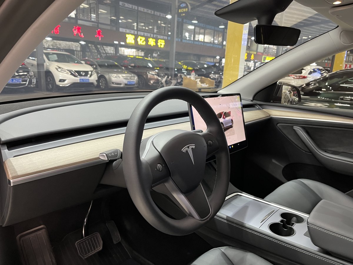 特斯拉 Model 3  2023款 煥新版 后輪驅(qū)動(dòng)圖片