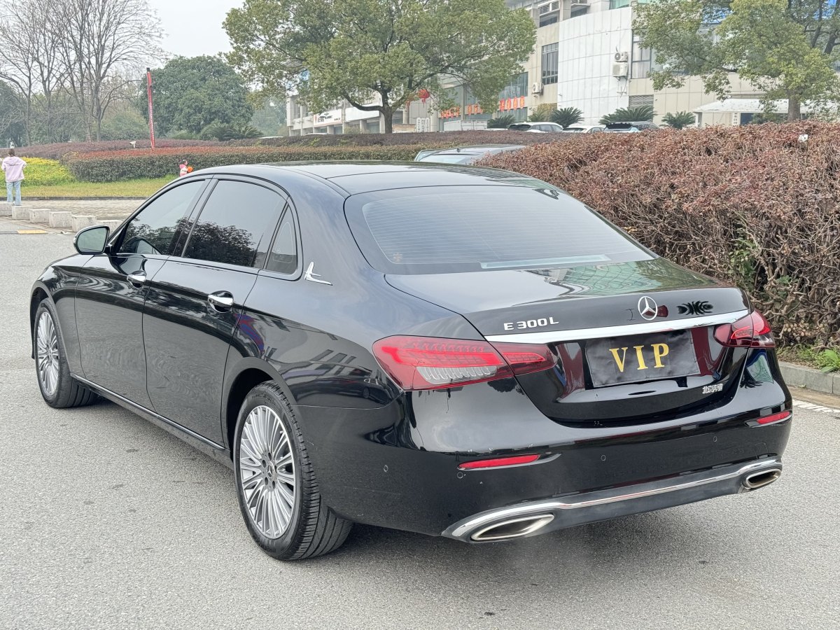 奔馳 奔馳E級(jí)  2022款 改款二 E 300 L 豪華型圖片